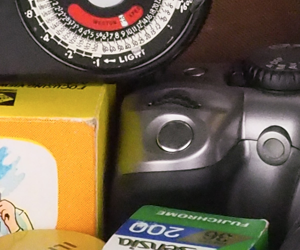 Olympus OM-D E-M5 Mark II ISO 3200 JPEG, 100% crop