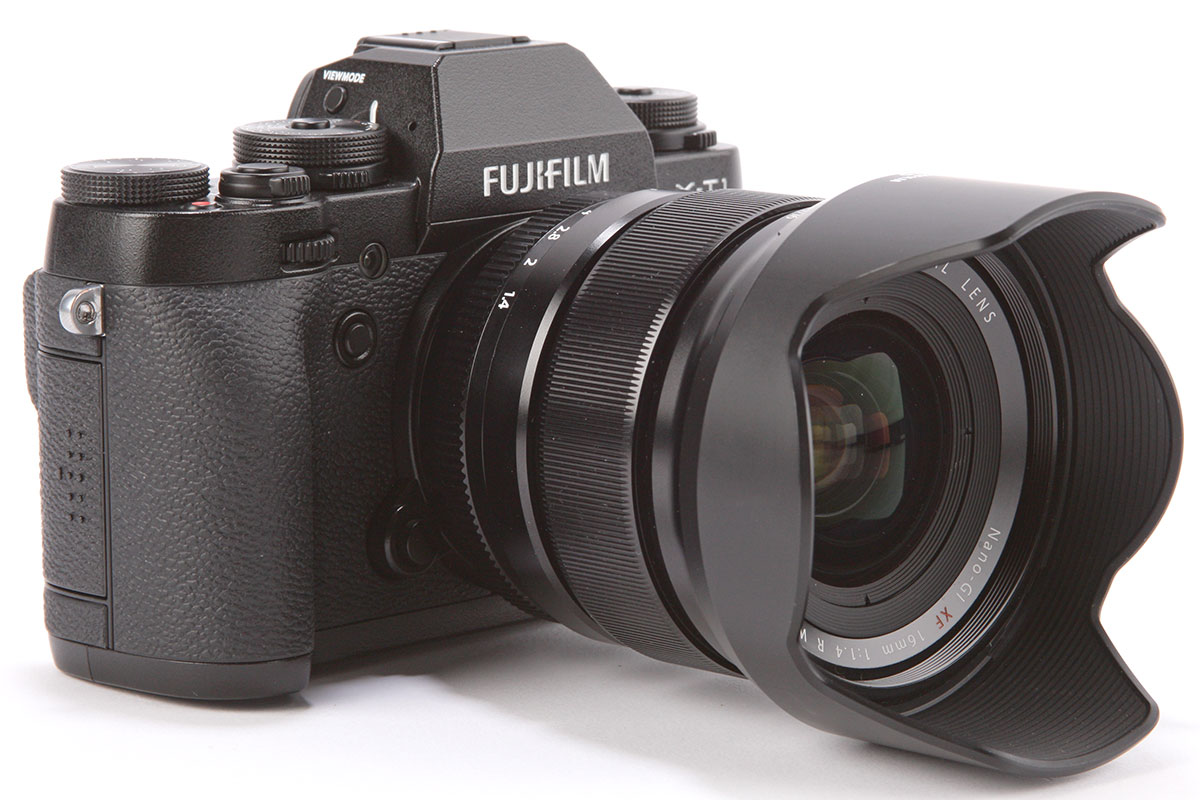 A large petal-shaped hood is supplied with the lens
