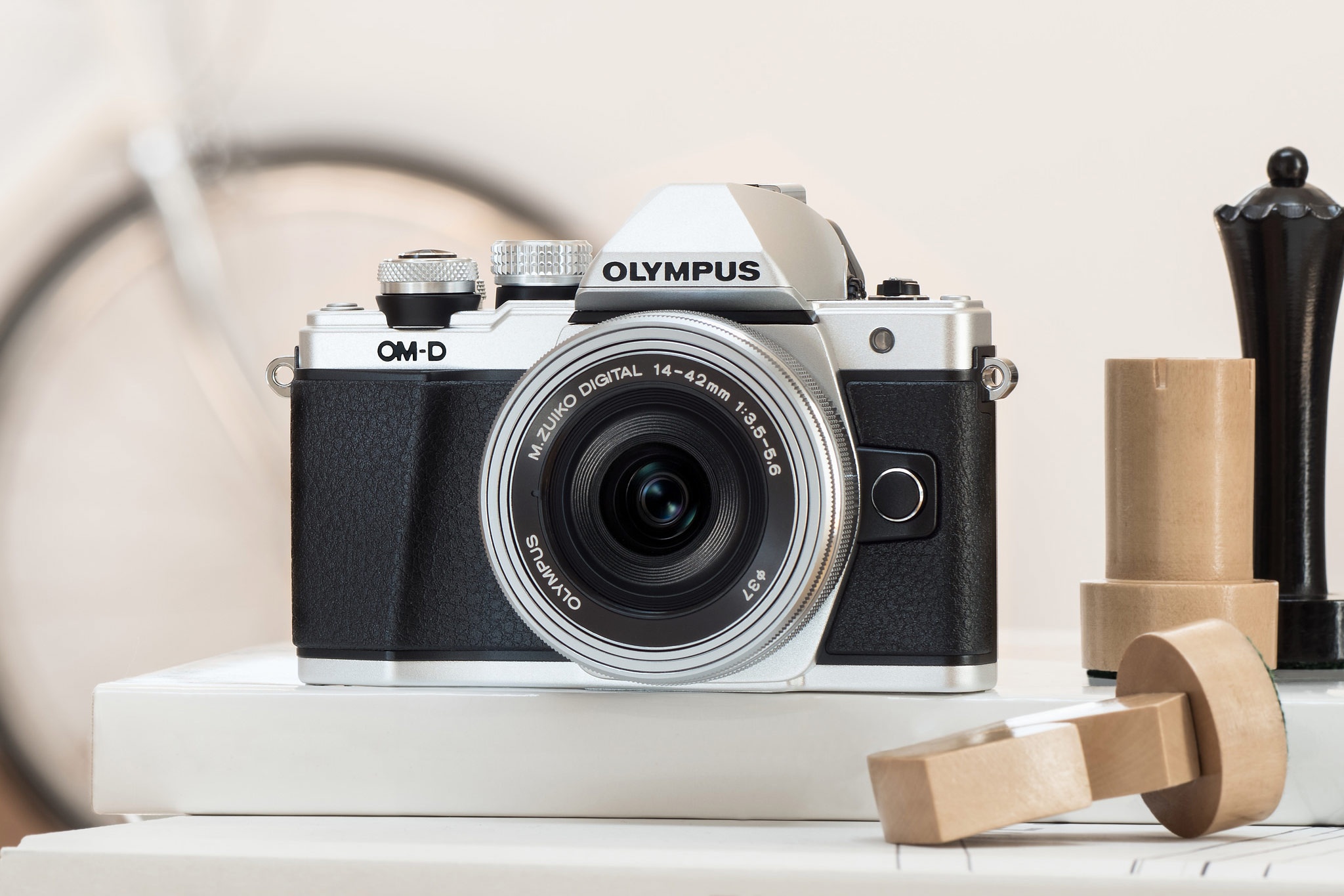 Olympus OM D E M10 II review Amateur grapher Olympus OM D E M10 Mark II vs Olympus OM D E M10 – The 9 Key Differences