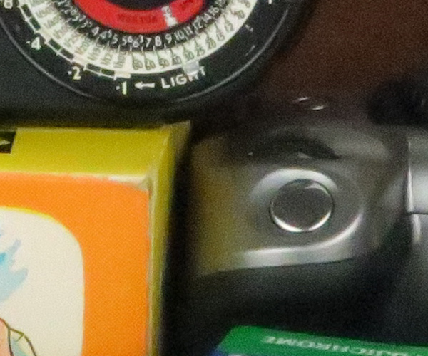 Canon PowerShot G5 X, ISO 6400, default JPEG