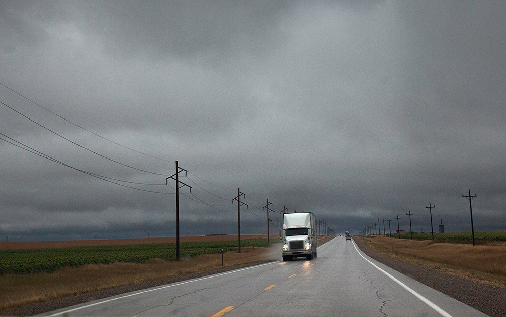 Tony-Worobiec-Lorry-in-rain