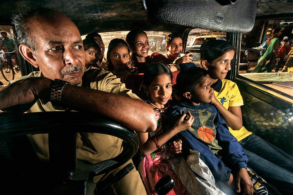 Dougie-Wallace-family-in-taxi