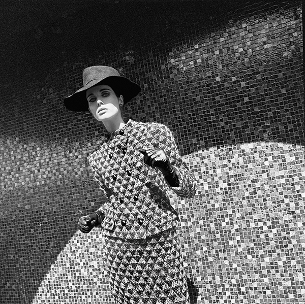 French Elle, 2 September 1965, ‘Les Manteaux arts modernes’, coat by Pierre Cardin
