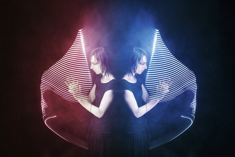 The-floating-harp-Eric-Pare