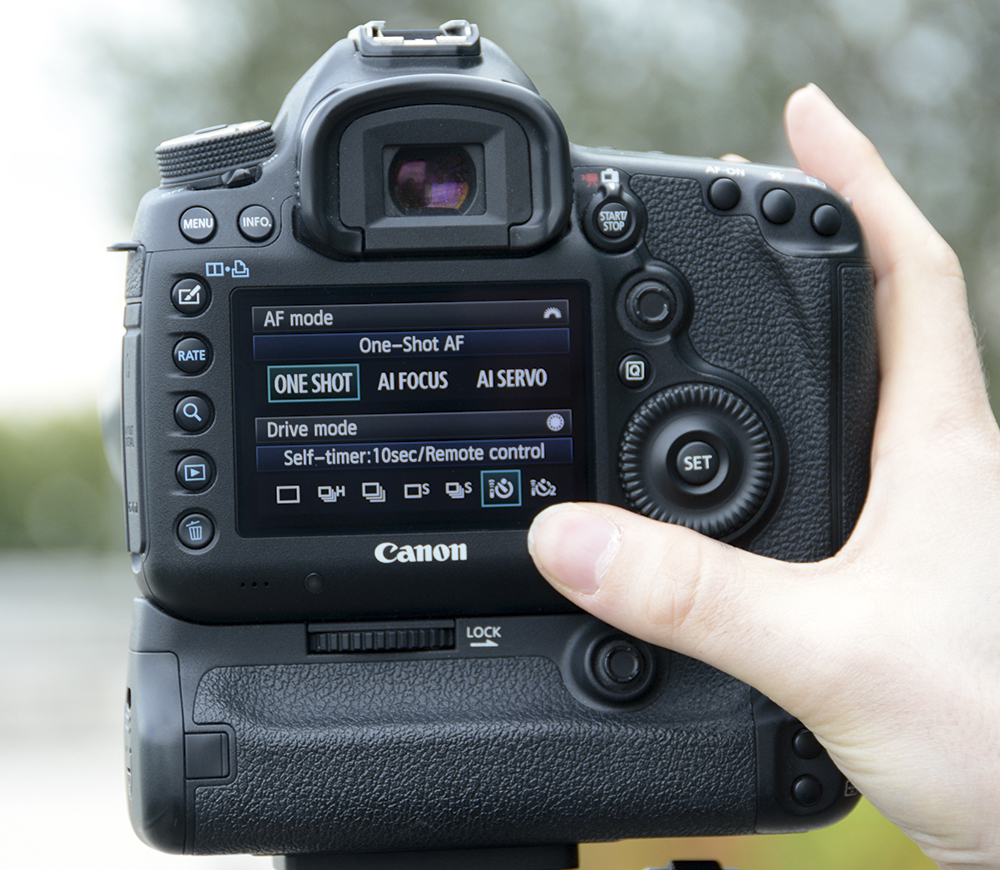 adjusting-camera-settings-self-timer