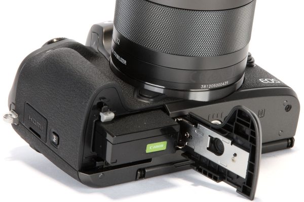 Canon EOS M5 battery