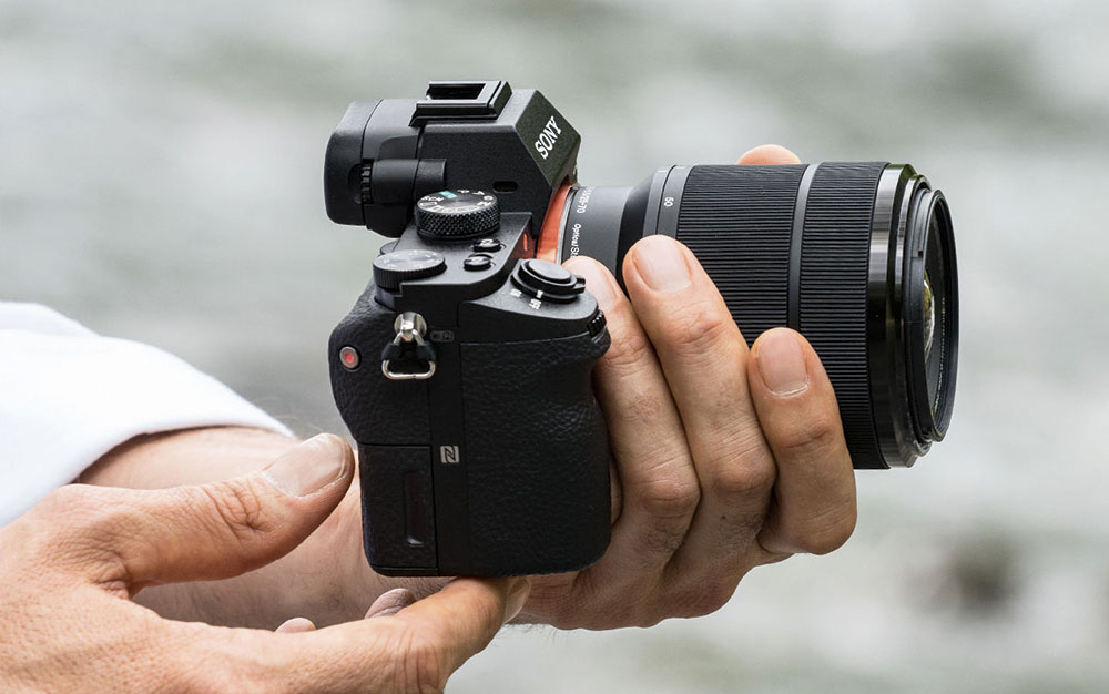 Mirrorless camera myths