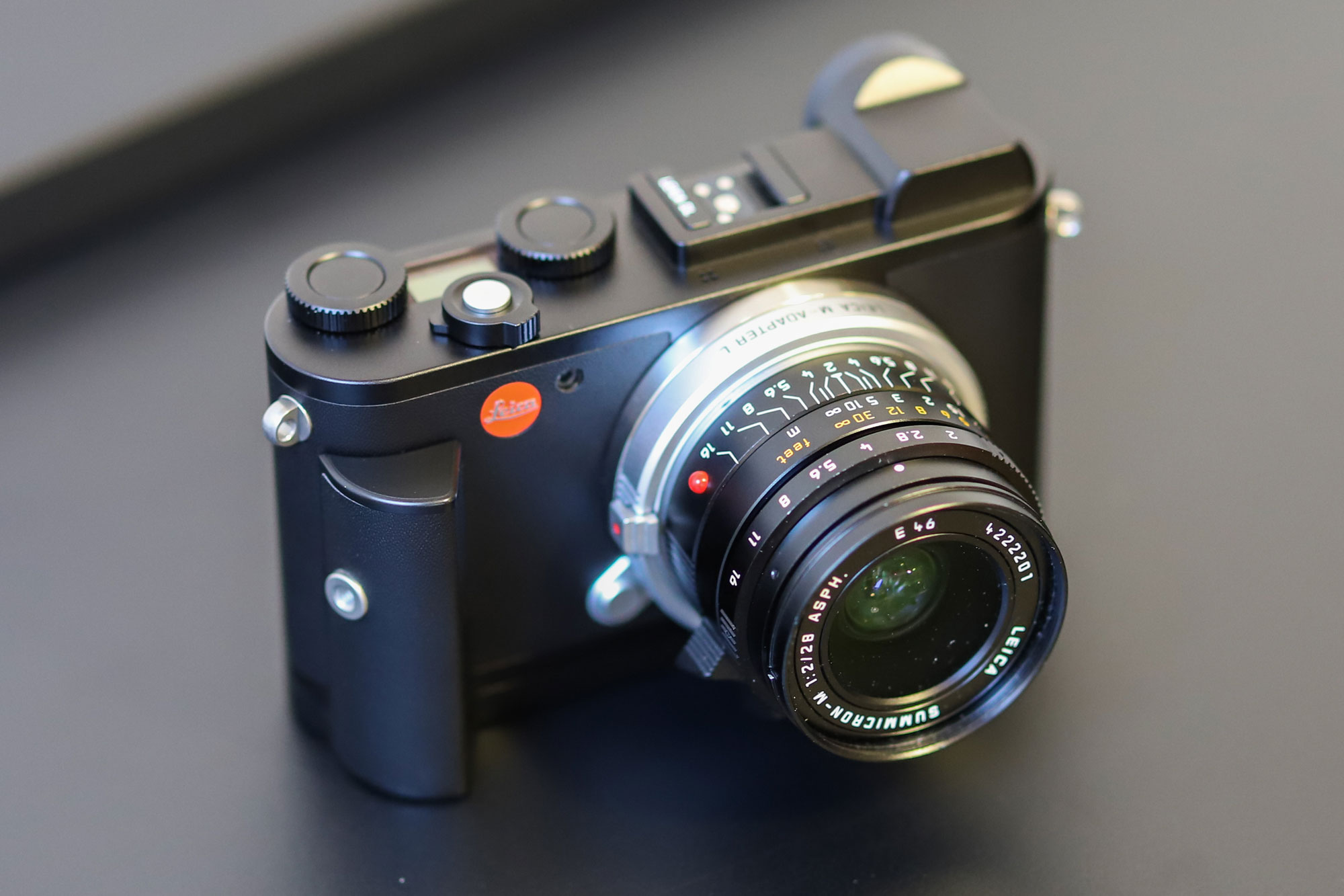 Leica CL mirrorless with builtin viewfinder Amateur Photographer