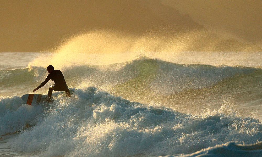 Surfing into the wind by Roy Curtis