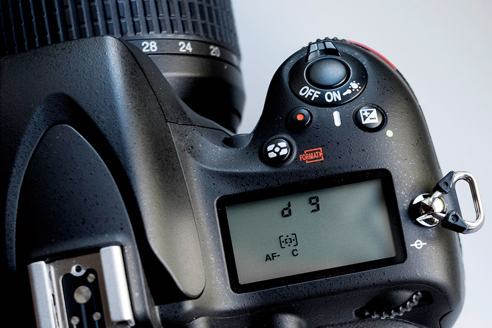 Autofocus AF point expansion for moving subjects