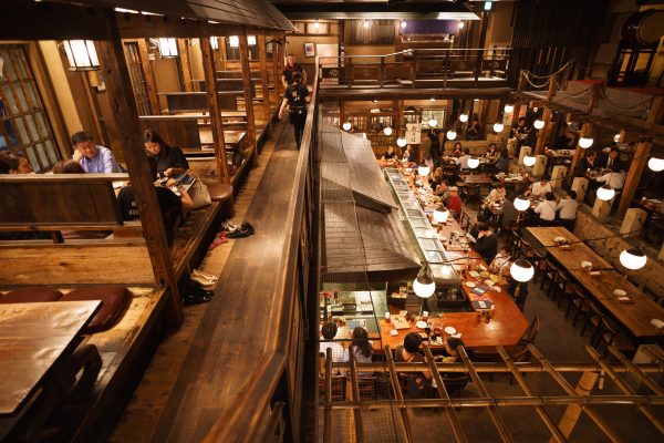 Tokina Firin 20mm f/2 low-light interior