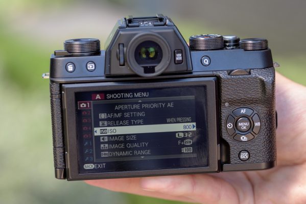 Fujifilm X-T100