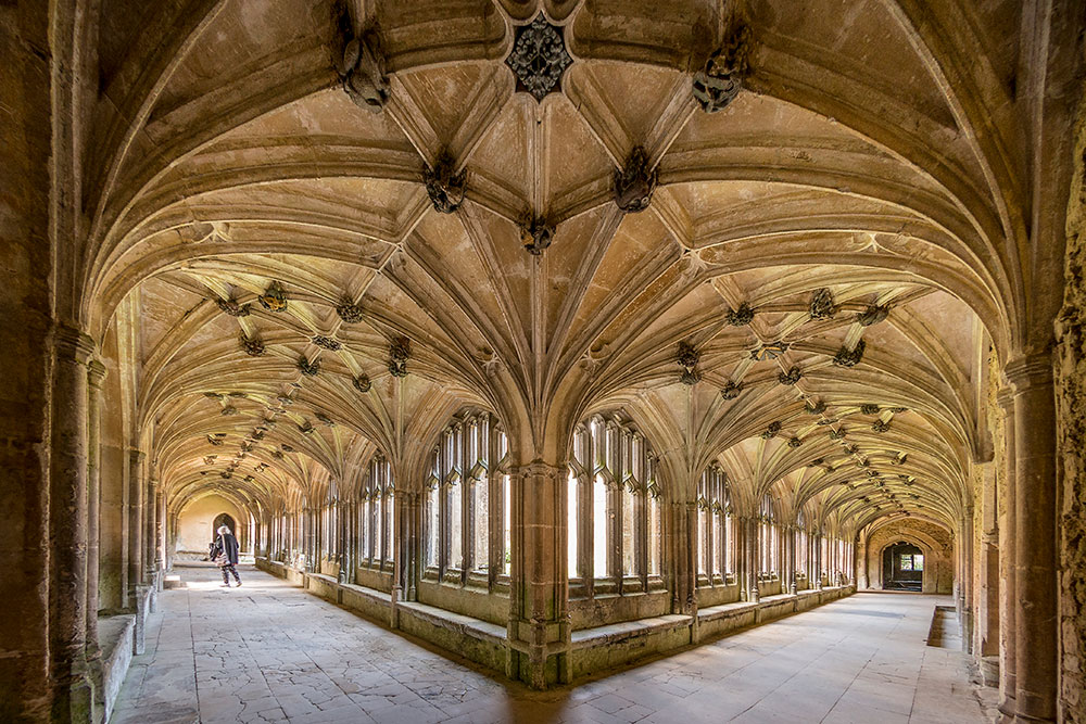 wideangle photography cramped interiors