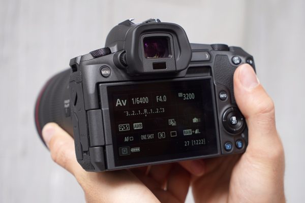 Canon EOS R