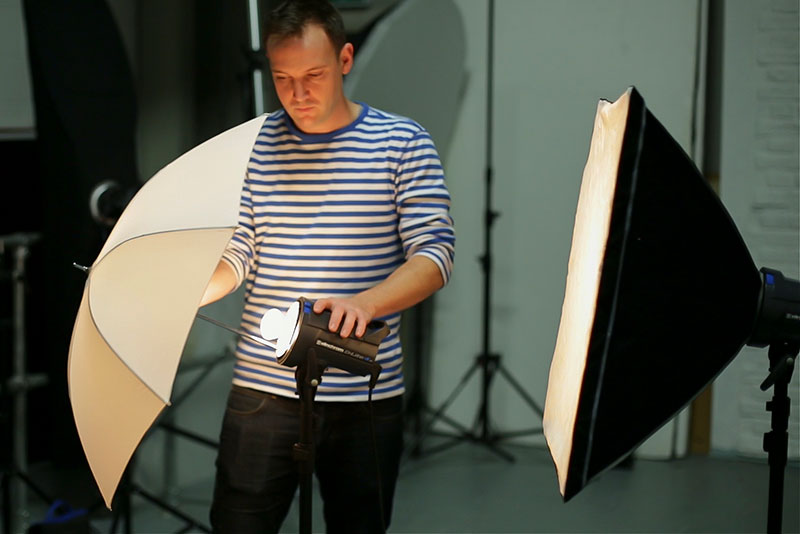 studio set-up umbrella and softbox