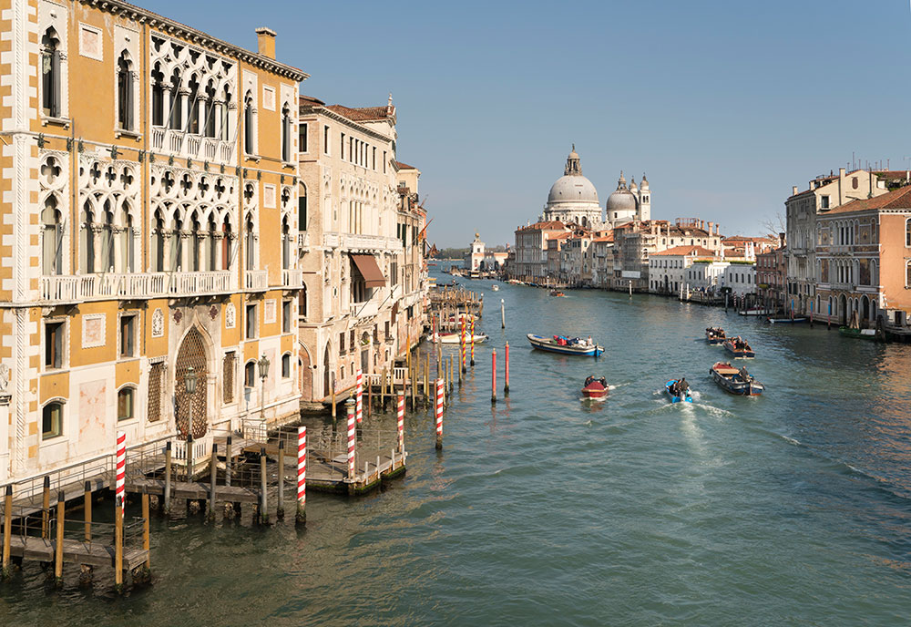 Content-aware fill venice