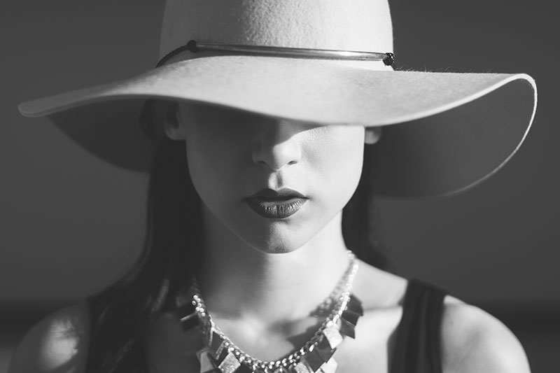 Fujifilm X-Pro1 Dave Kai-Piper lady with hat