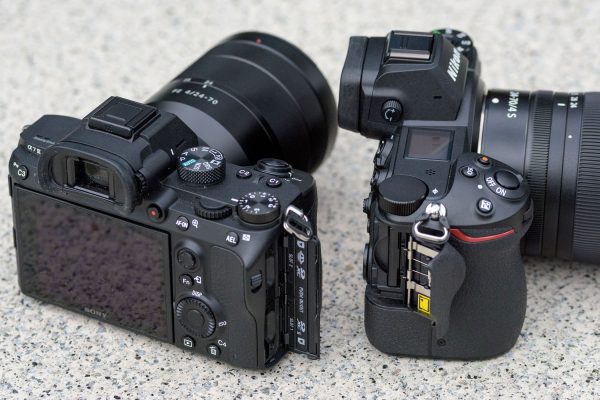 Nikon Z7 vs Sony A7III