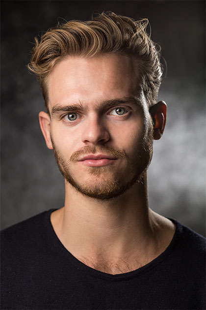 Headshots Rembrandt lighting final result