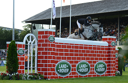 Daniel Bluman clears 2.20m in Dublin. Picture by Pixizone