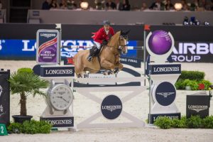 Pius Schwizer winning the speed leg of the Longines FEI World Cup Jumping Final 2014