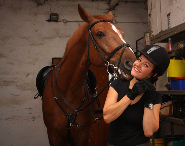 Woman-horse-helmet