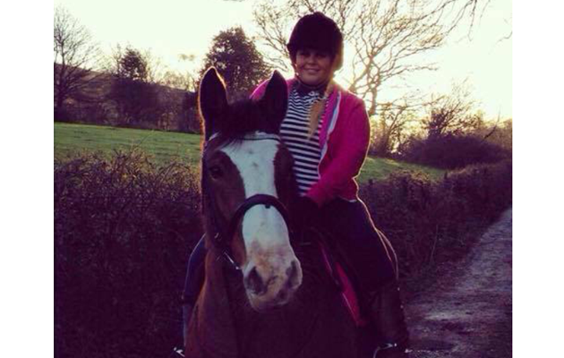 HOlly stuck in tree2