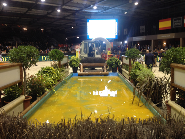 Water on indoor derby course at Bordeaux 2016