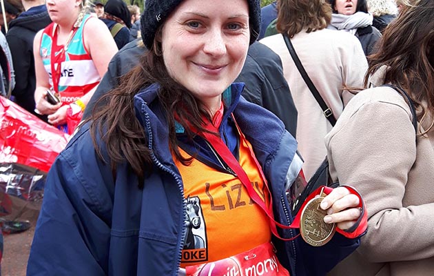 Lizzy Phillips med res