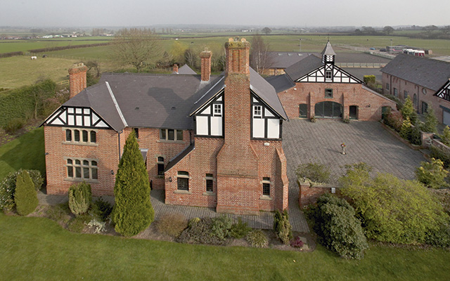 Burford Lane Farm exterior - JSS