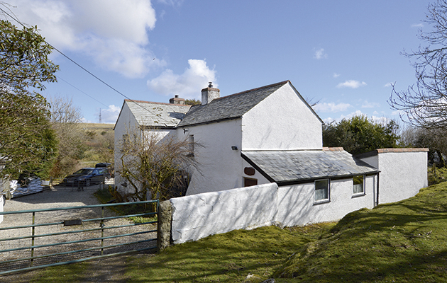PROPERTY UNDER 500 Lamorna