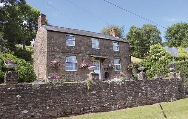 PROPERTY UNDER 500 Rock Cottage main