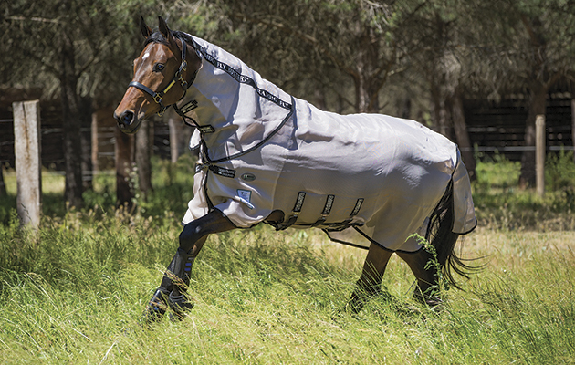 Made with unique patented, durable fabric that is super soft, comfortable whilst offering UV protection. Built to last for many seasons. Made from a durable fabric with Vamoose anti-insect technology, super-sized tail flap, belly and neck protection for the most powerful and long lasting defence against flies.