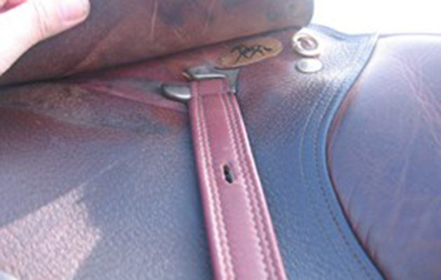 T-Bar-Single-Thickness-Stirrup-Leathers-TBAR_2OMNY