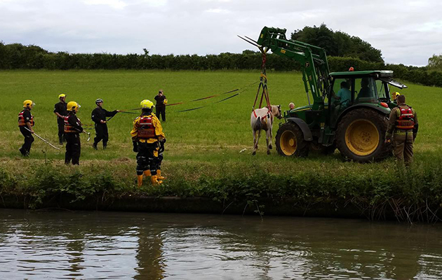 Warwickshire fire and rescue 1