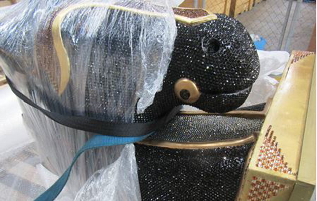 Diamante drugs horse pictures plastic_cover_horse_head