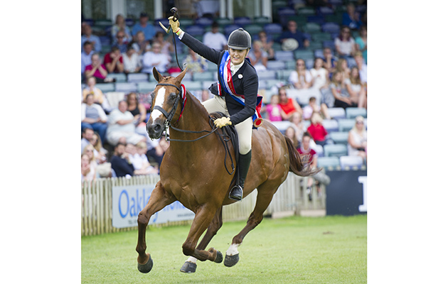 RIHS 2016 GOLDEN TASSET OLIVIA BOWEN