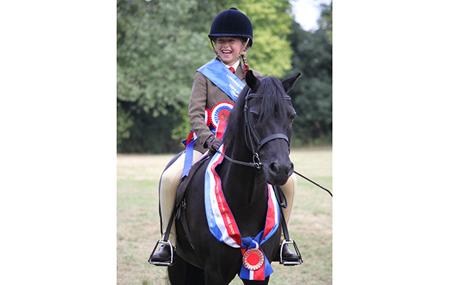 RIHS 2016 Kate Hewson & Newoak Jester BSPS Heritage Pretty Polly M&M Mini champions