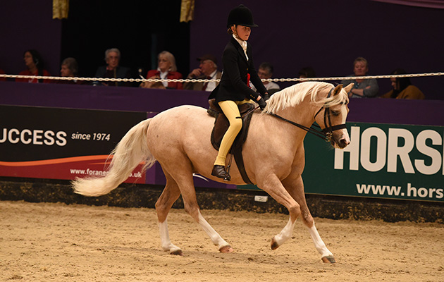 Kinvara Garner riding Laithehill Flute