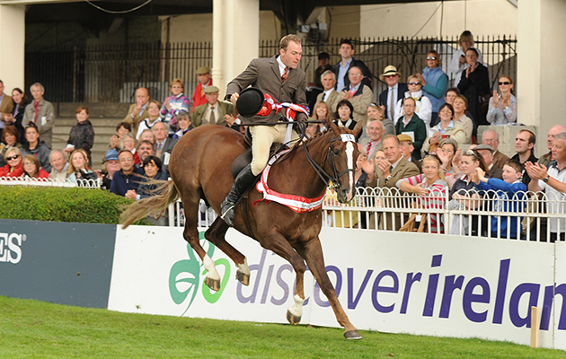 Big bucks. Bucking. Lightweight Hunter