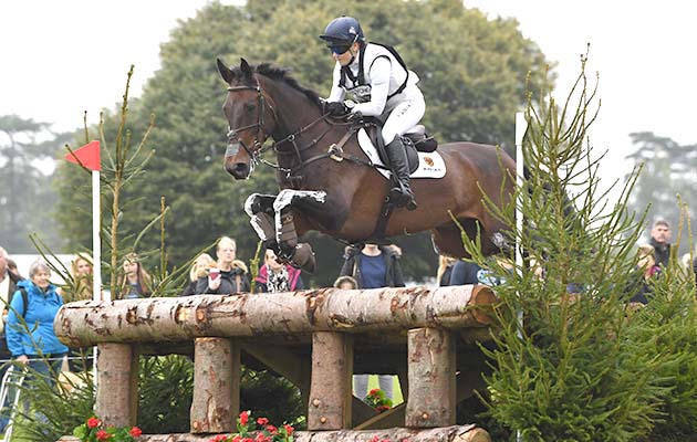 Laura Collett (GBR) riding COOLEY AGAIN in the cross country phase of the CIC*** 8/9 YO during the Ssangyong Blenheim Palace International Horse Trials near Oxford in Oxfordshire, UK between 17th September 2017