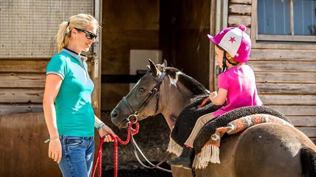 Laura Tomlinson and daughter Annalisa in 2018