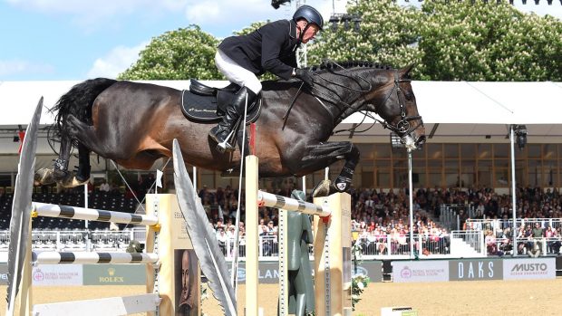 Argento John Whitaker