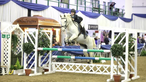 Blue Chip Winter Championships 2019 09 _Done -Joshua Jones UK Discovery Championship 1 05m 0294 - Miss Silver Dollar and Devon Grimes