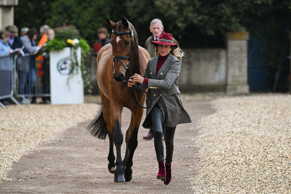 Badminton trot-up fashion