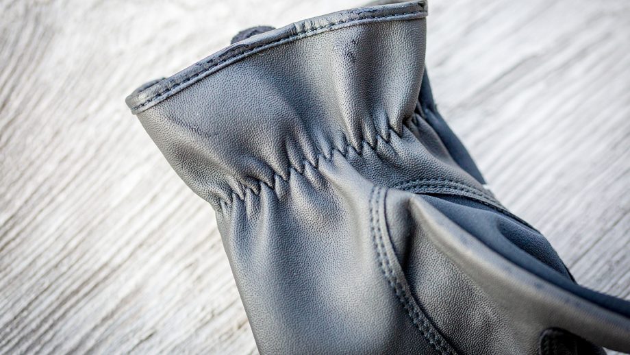 Uvex CRX700 riding gloves review