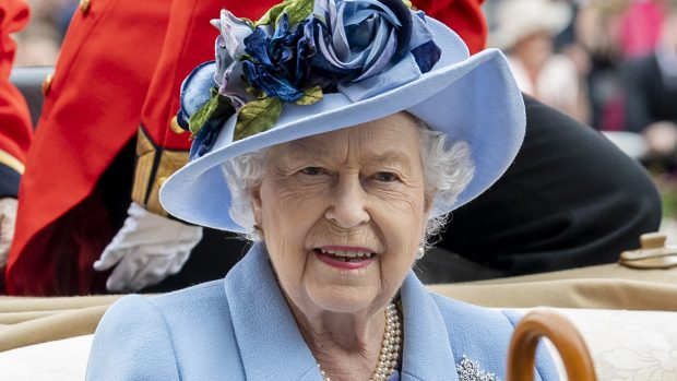 The Queen racing hall of fame ASCOT, ENGLAND - JUNE 18: Queen Elizabeth II on day one of Royal Ascot at Ascot Racecourse on June 18, 2019 in Ascot, England. (Photo by Mark Cuthbert/UK Press via Getty Images)