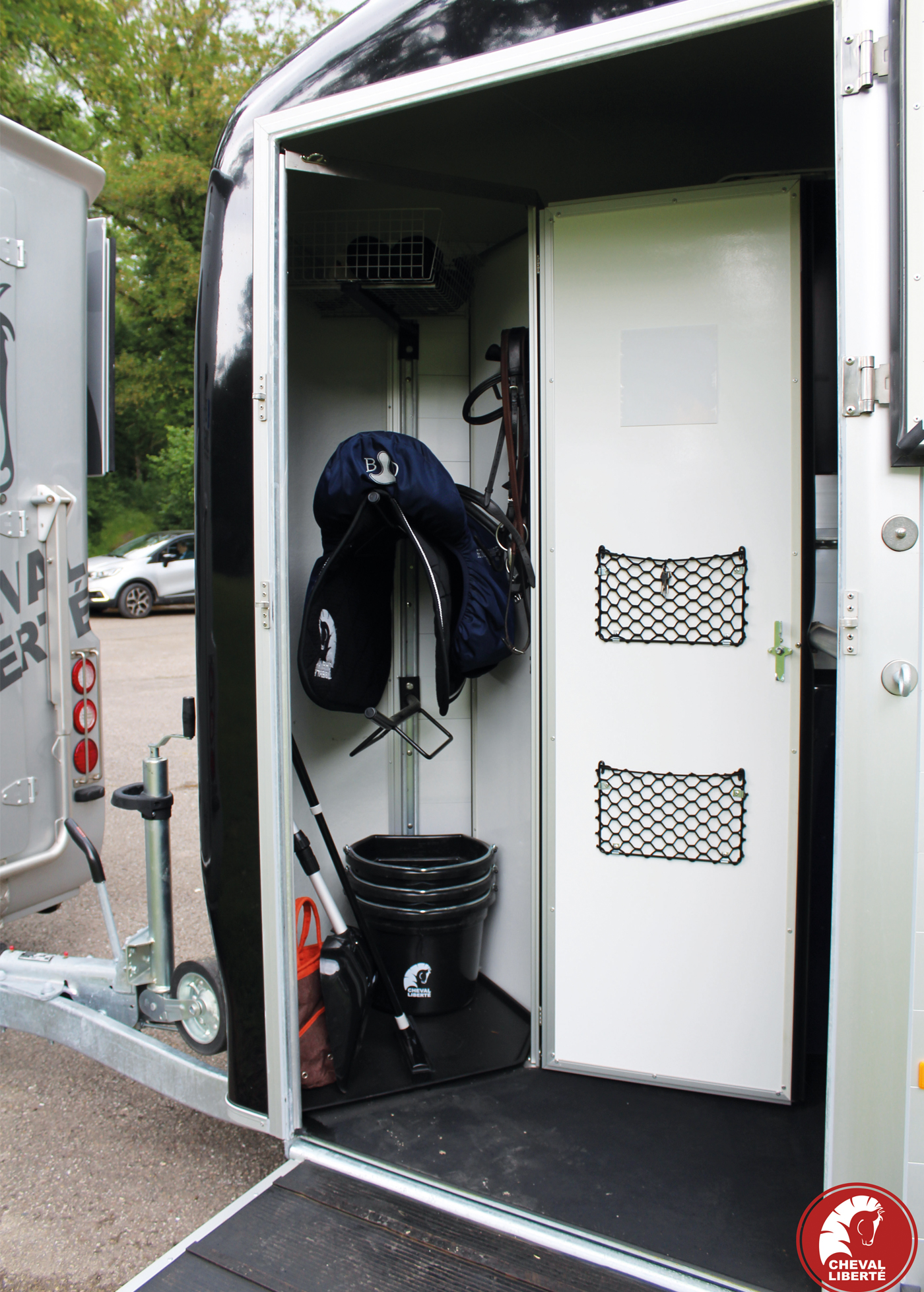 TOURING-COUNTRY---HIPPODROME---PLACARD-SELLERIE-OUVERTE-1400px