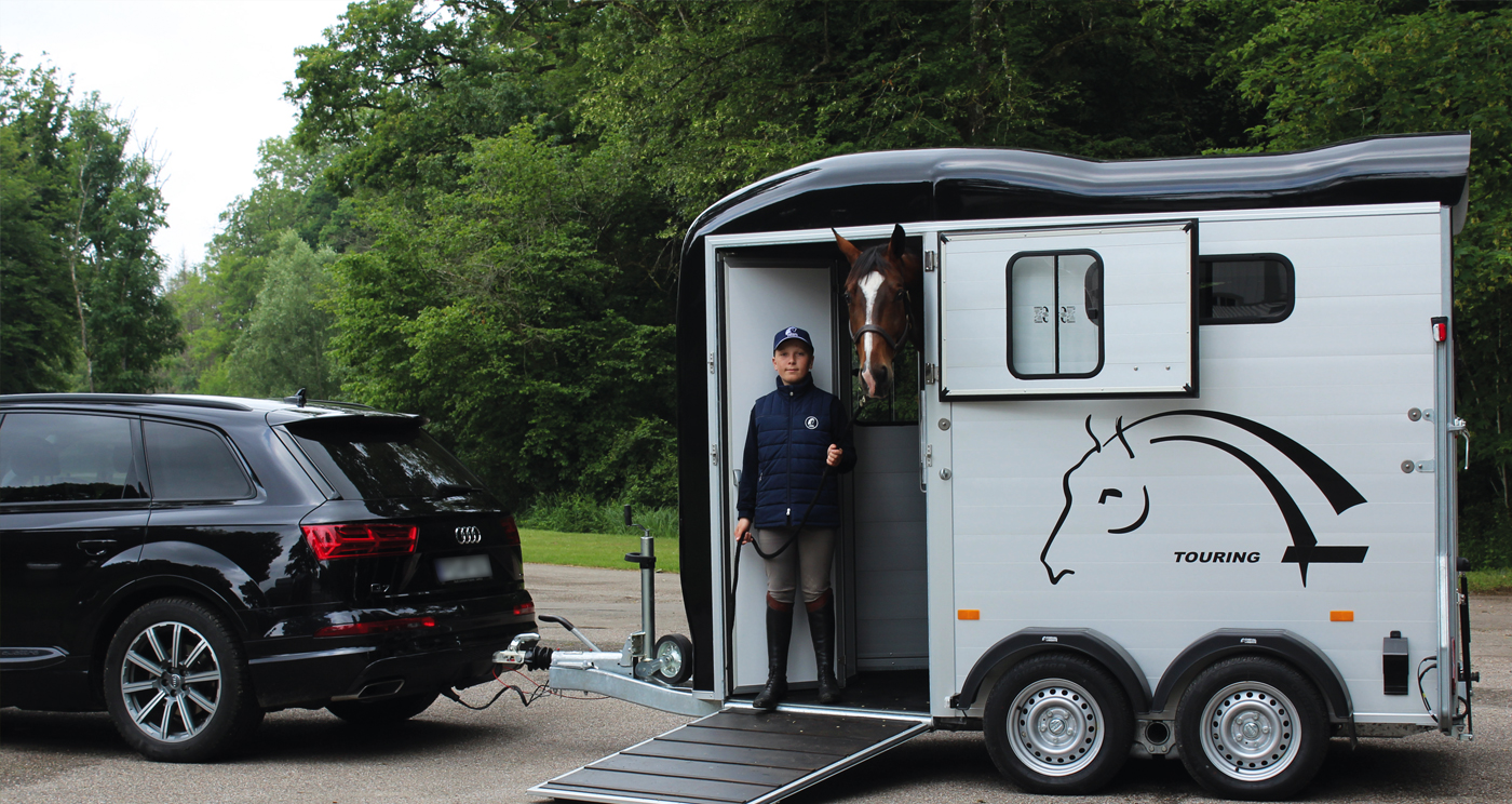 TOURING-COUNTRY---HIPPODROME---PROFIL---PONT-PORTE-AVANT-OUVERT---PAUL-+-CHEVAL-1400x744