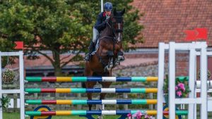 Izzy Taylor and Monkeying Around showjumping clear to win the Burnham Market CCI4*-L in September 2020.